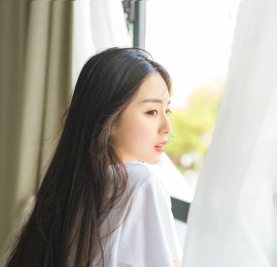 “派人去一趟嵩山，把王印接回来。”曹操点点头，又看向夏侯惇道，这王印留在外面，始终是个祸害。
